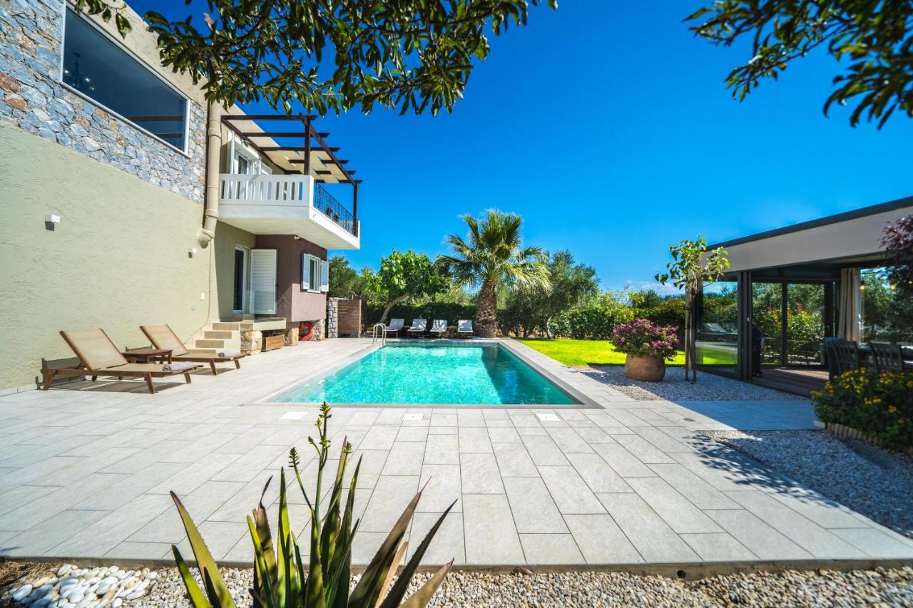 Petronila Luxury Villa With Heated Private Pool Kíssamos Exteriér fotografie